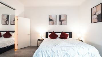 1 bedroom, desk, iron/ironing board, WiFi