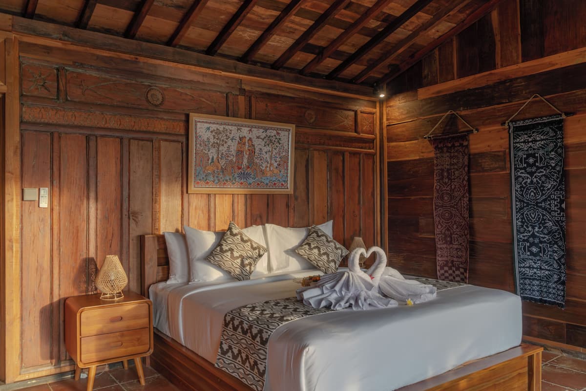 1 bedroom, premium bedding, individually decorated