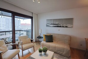 House | Living area - Studio by the Beach With Sea View (Koksijde)