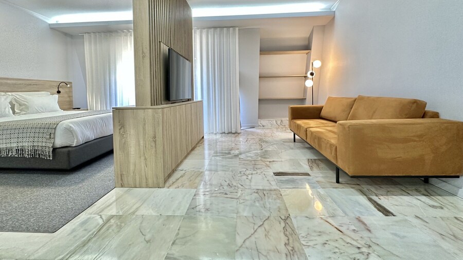 Charming Modern Studio in Porto