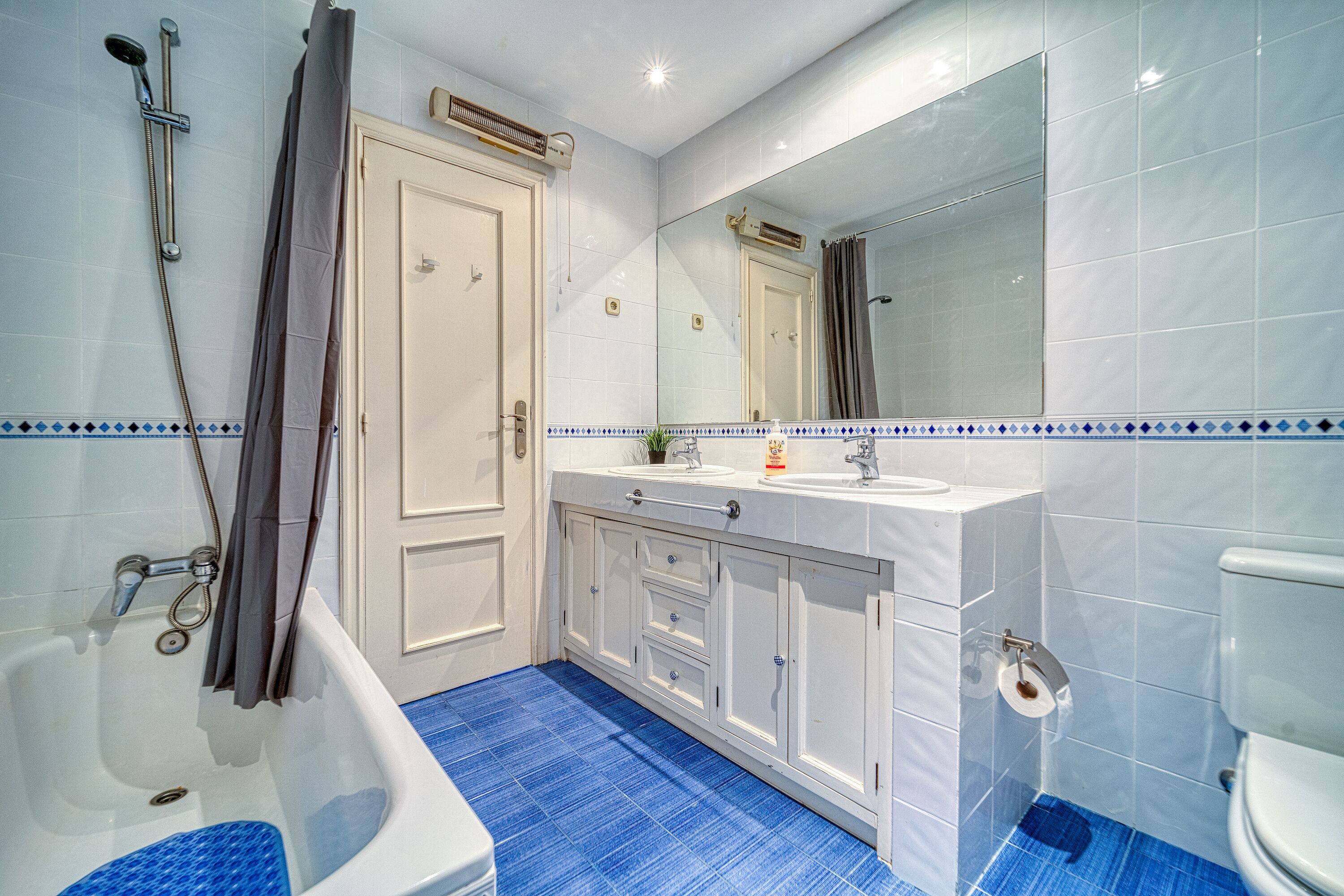 Family Room | Bathroom | Towels