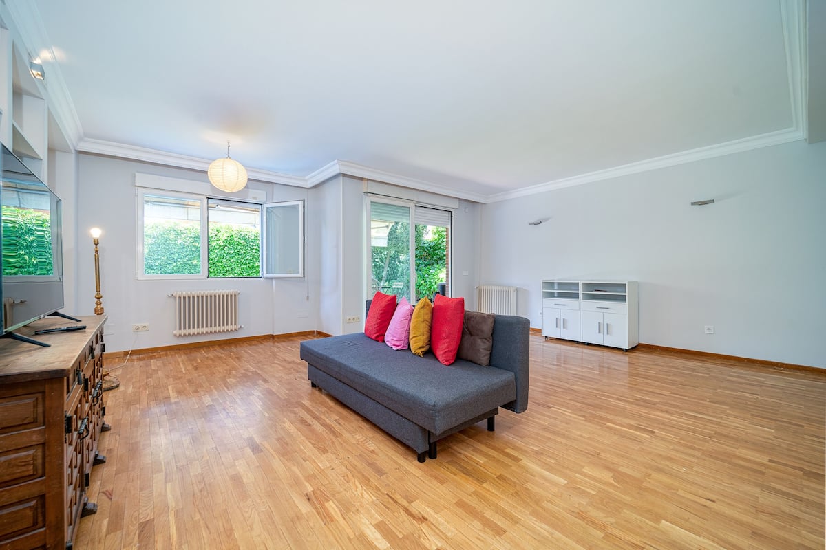 Family Room, Garden View