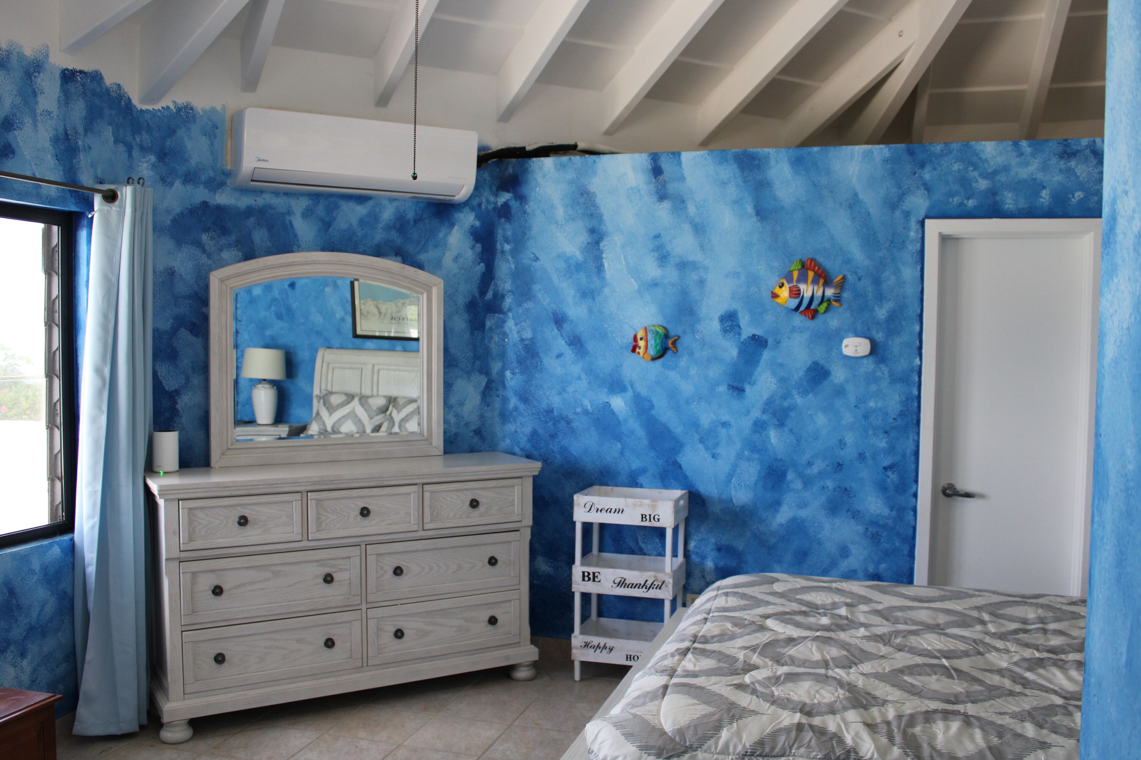 2 dormitorios, tabla de planchar con plancha, wifi gratis y ropa de cama