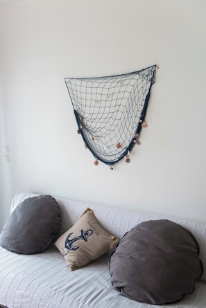 1 slaapkamer, een strijkplank/strijkijzer, wifi, beddengoed