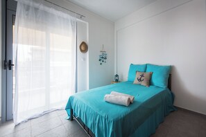 1 dormitorio, tabla de planchar con plancha, wifi y ropa de cama