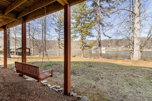 Property grounds - Charming 2-bedroom cabin with AC, WiFi on private lake in Dunlap, Tennessee (Dunlap)