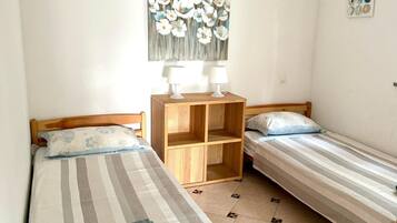 2 bedrooms, WiFi, bed sheets