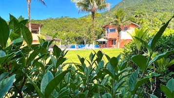 Comfort Triple Room, Garden View | Garden view