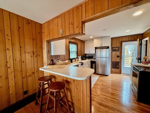 Fridge, microwave, oven, stovetop - Cozy Winter Retreat Near Slopes with Inviting Fireplace. Pet Friendly! (Beech Mountain)