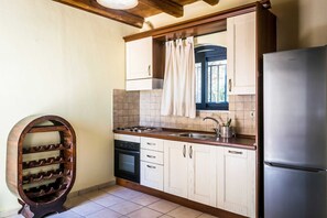 Frigorífic, forn, placa de cuina i rentaplats 