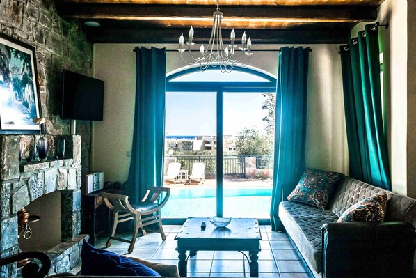 Televisor i llar de foc 