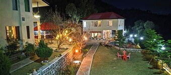 Mist n Meadows Resort