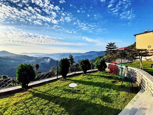 Mist n Meadows Resort