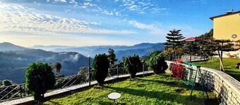 Mist n Meadows Resort