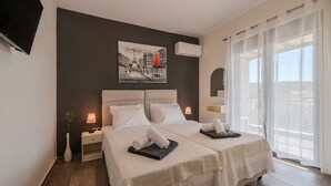 3 soverom, safe på rommet, strykejern/-brett og wi-fi (inkludert)