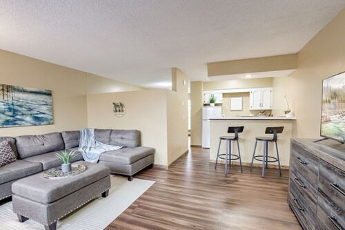 Aviator's Lounge 1BR 1 BTH Free Parking WiFi - Easy Access Quite and Comfortable