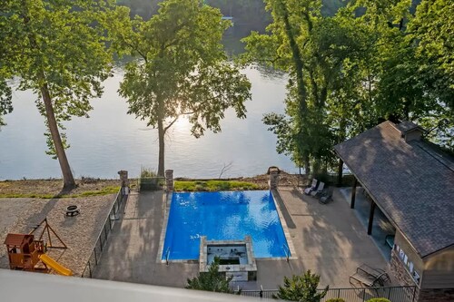 Pleasant View on Taneycomo