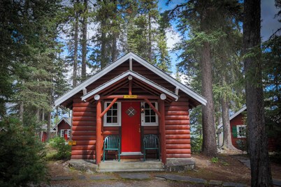 Lake Louise Cozy Cabin | Fireplace & Balcony