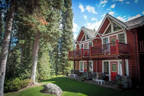 Exterior - Lake Louise 2-Bedroom Suite | Deck & Views (Lake Louise)