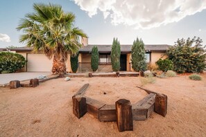 Exterior - @marbella Lane - Stargazing Desert Oasis (Yucca Valley)
