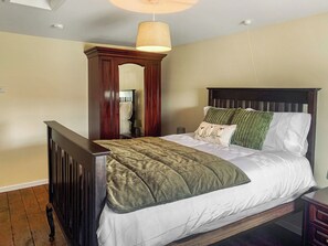 3 bedrooms, free WiFi, bed sheets