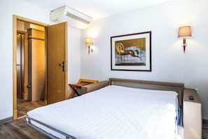 1 bedroom, bed sheets - Cosy and Modern Flat - AC- 1br-4p- Geneva (Geneva)