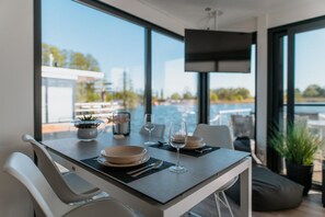 Mobil Karavan | Tempat makan