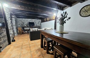 Interior - Refugio Jardim Pelado WiFi BBQ (Prazeres)