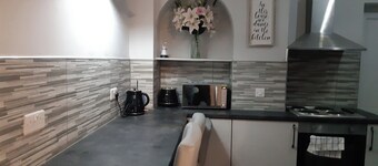 Telford - Apartment - Sleeps 5 - Flat 4