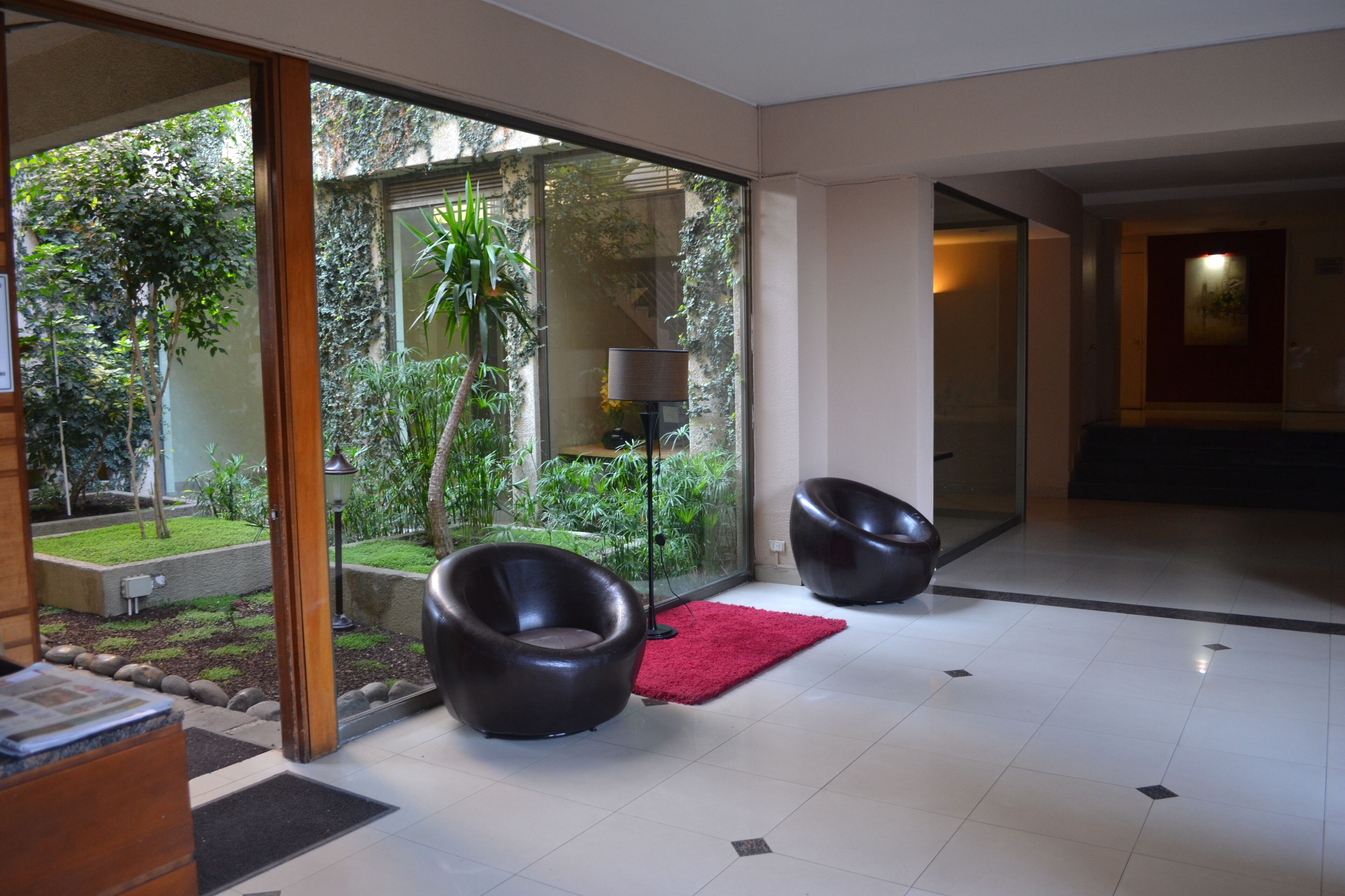 المنشأة من الداخل