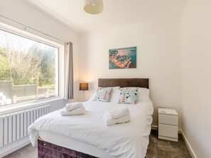 2 bedrooms, bed sheets