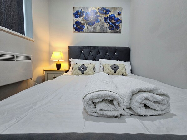 2 habitaciones, tabla de planchar con plancha y wifi gratis 