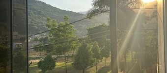 Dúplex vista al parque , cochera, aire acondicionado