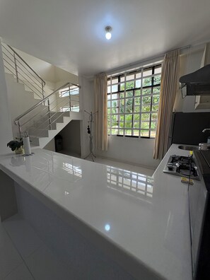 Private kitchen - Dúplex vista al parque , cochera, aire acondicionado (Jaén)