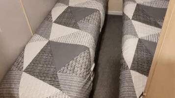 3 bedrooms, bed sheets