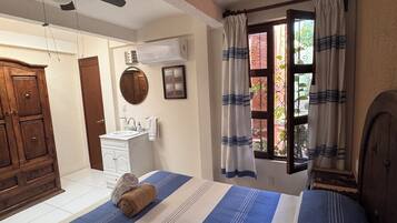 5 bedrooms, WiFi, bed sheets