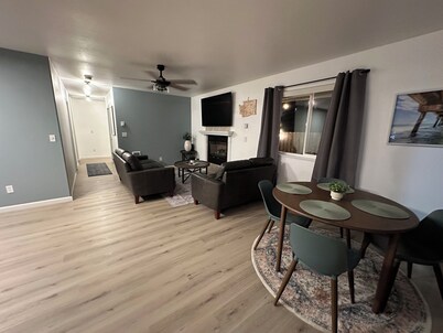 3BR 1.5Ba - Private Hot Tub & Game Room!! 2 Pets stay free!