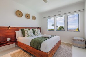 4 bedrooms, iron/ironing board, Internet, bed sheets