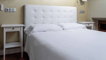 Bureau, espace de travail pour ordinateur portable, Wi-Fi gratuit