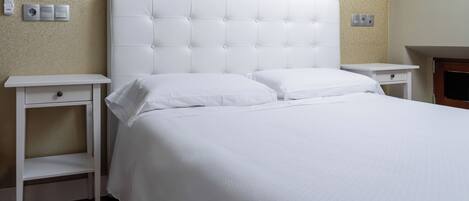 Escritorio, espacio para trabajar con un portátil, wifi gratis