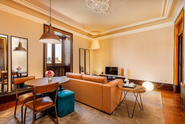 Central Porto Stay With Balcony - Porto