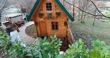 House in Cetinje. A quiet and peaceful place to rest. Near 2 national parks.