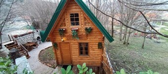 House in Cetinje. A quiet and peaceful place to rest. Near 2 national parks.