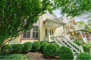 Exterior - Short North Home 4BR w/backyard- 2 car garage in very safe neighborhood (Columbus)