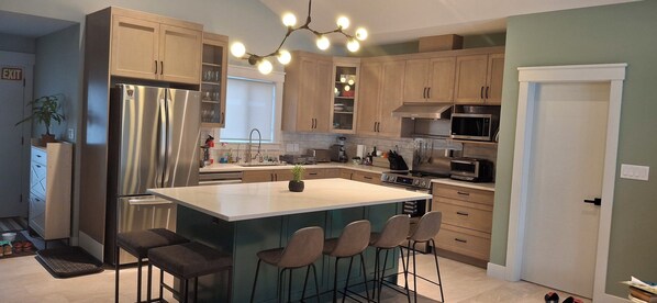 Microwave, oven, stovetop, dishwasher