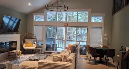 3-bdrm cozy cabin in gorgeous Sunshine Valley w/ the comforts of home in nature.