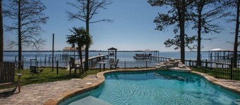 Pier - Pool - Pet Friendly - Waterfront - 3-bedroom house on Perdido Bay.