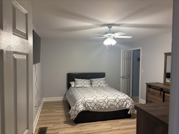 4 bedrooms, free WiFi, bed sheets