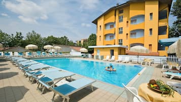 Piscina stagionale all'aperto