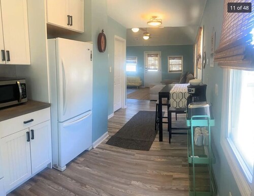 Sunny Apartment Paradise in Seaside!